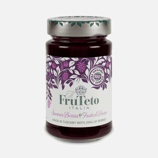 Glas mit 100% Fruchtaufstrich, Aufschrift „Fruchtaufstrich Sommerbeeren, Bio“, mit dekorativem Beerenmotiv, Inhalt 250 g.